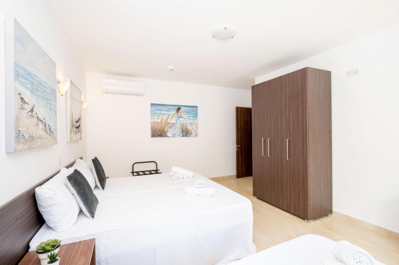 Islet Promenade Seafront 1 Bedroom Apartment With Sea View Balcony By Getawaysmalta Сент-Полс-Бей Екстер'єр фото