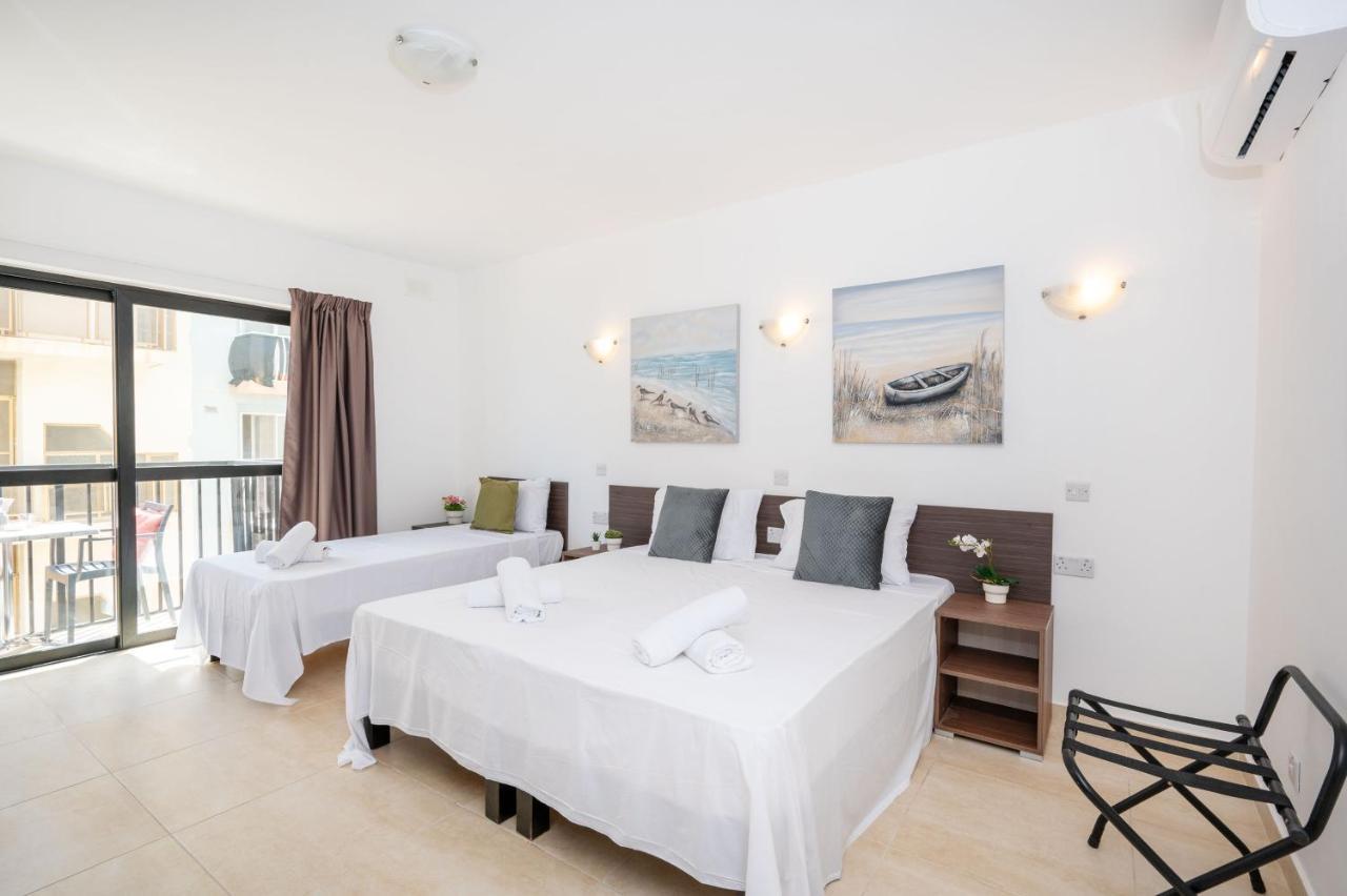 Islet Promenade Seafront 1 Bedroom Apartment With Sea View Balcony By Getawaysmalta Сент-Полс-Бей Екстер'єр фото